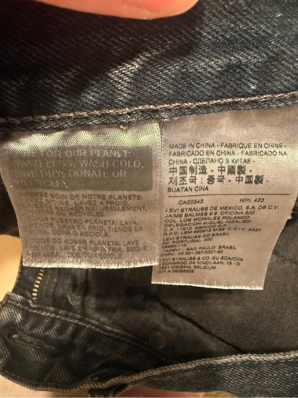 Levi’s Black Denim Raw Hem Mini Skirt size 28